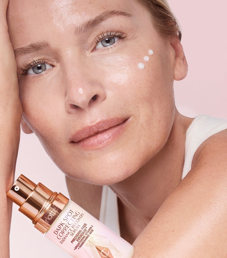 Charlotte Tilbury Dark Spot Correcting Radiance Recovery Serum 30ml | Duty Free Madrid Tiendas Aeropuerto image